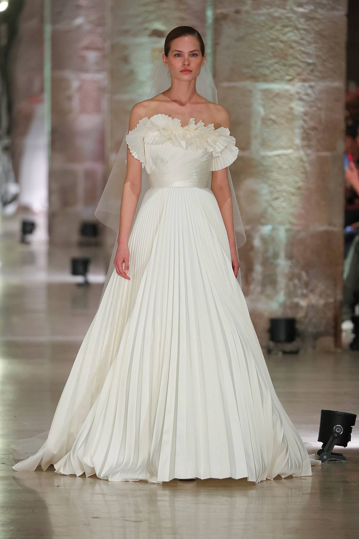 Photo Credits: Desfile de la colección de moda nupcial de Elie Saab “A Sense of Wonder” durante la “Bridal Night” de la Barcelona Bridal Fashion Week. Fotografía de cortesía.