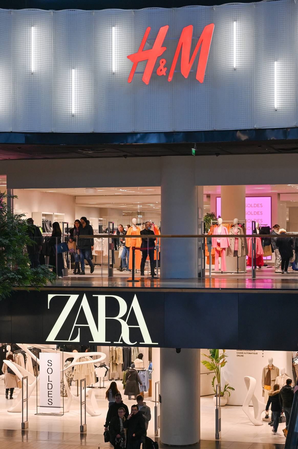 Rebajas en H&M y Zara en Francia.