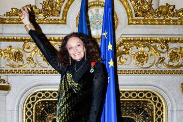 Diane von Furstenberg décorée de la Légion d’honneur