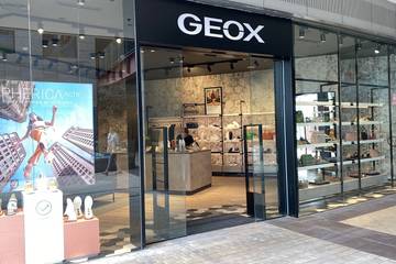 Geox dona 1.000 pares de zapatos infantiles para los afectados por la DANA