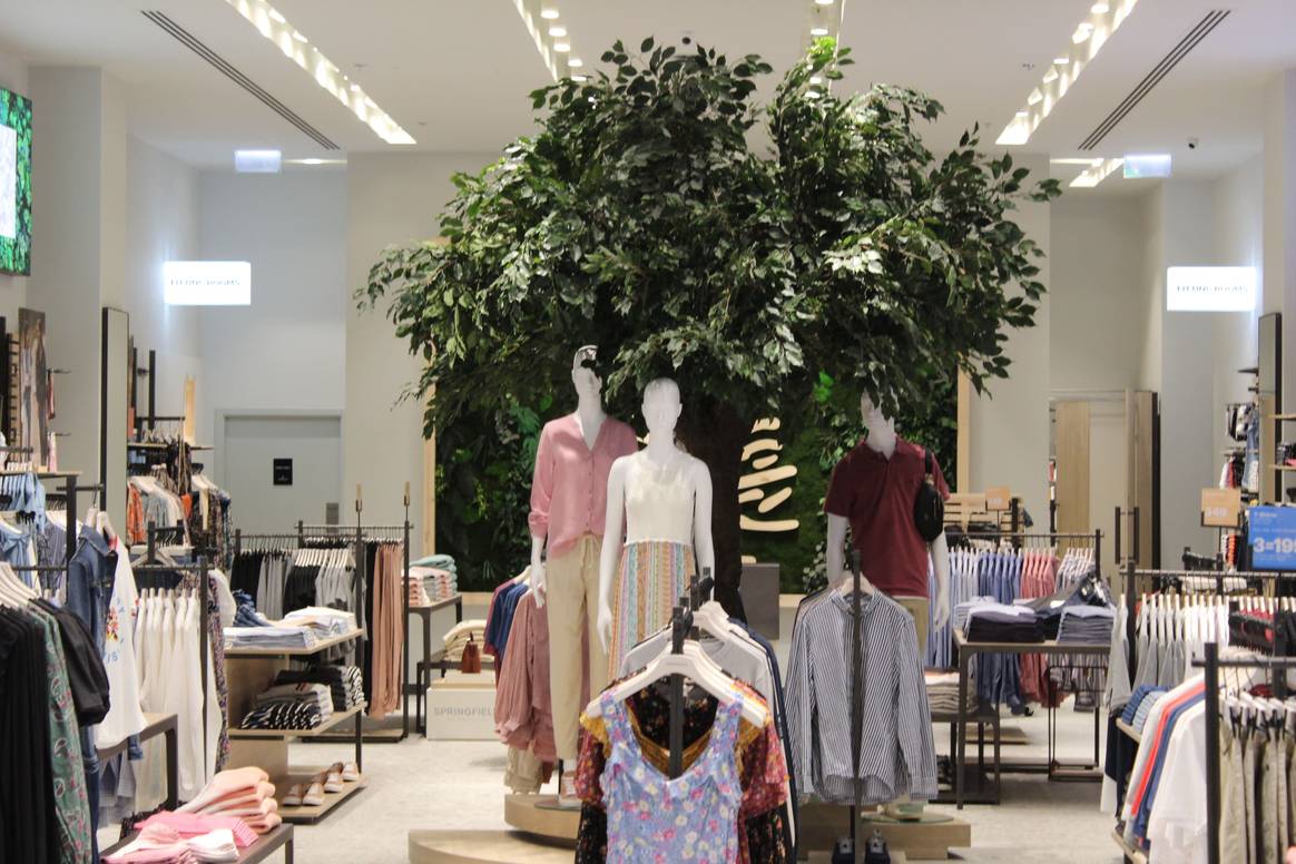 Imagen nueva tienda de Springfield en Dubai por cortesía de Tendam
