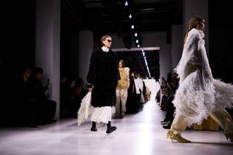 Designerdebuut: Bottega Veneta onthult 'zachte functionaliteit' in Milaan