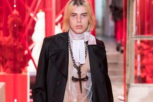 El corsé, la nueva apuesta de Galliano para el hombre