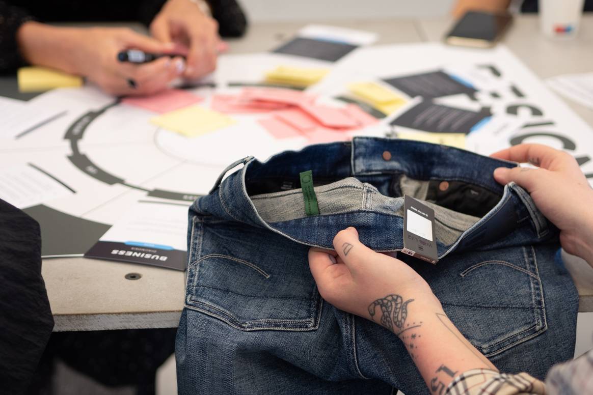 Collaboration is key: for a full denim-to-denim closed
loop to become a reality, everyone needs to be on board. Source:
Circle Economy
