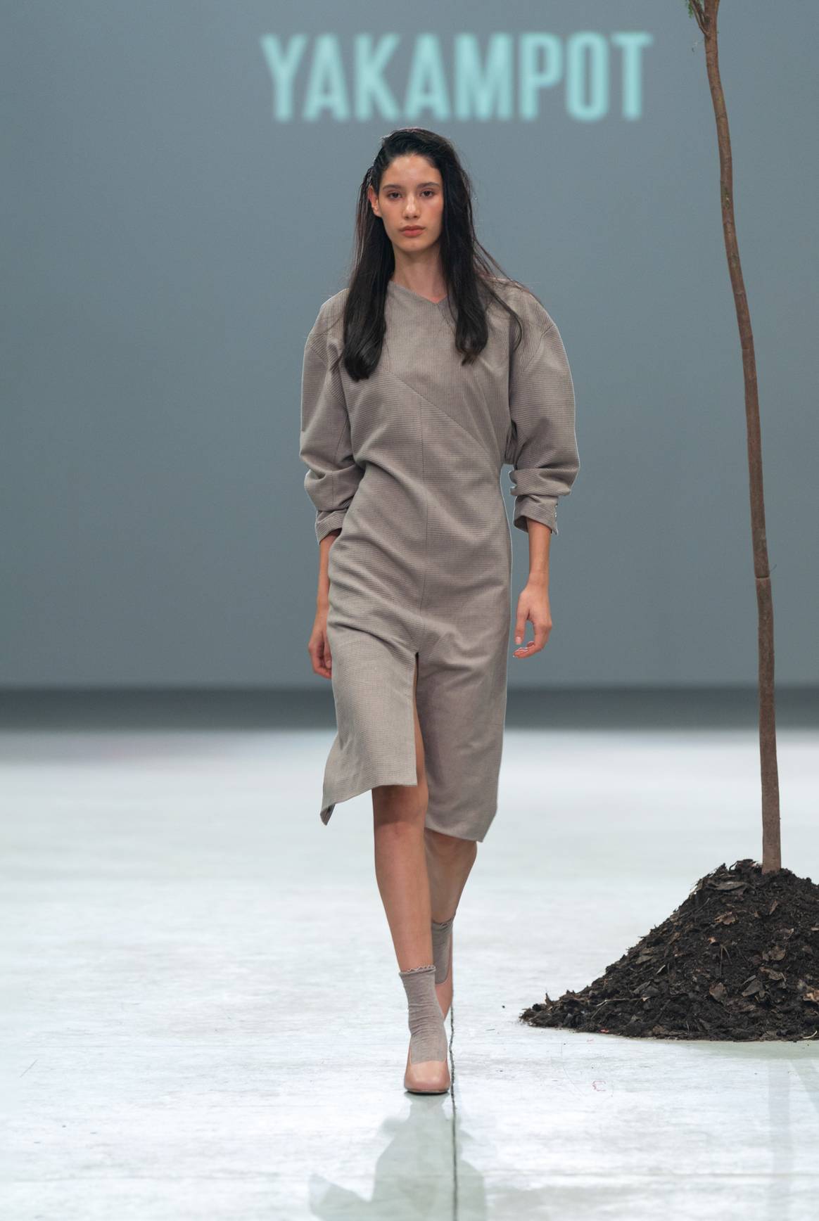 Las zapatillas puntales se complementaron con calcetas altas.