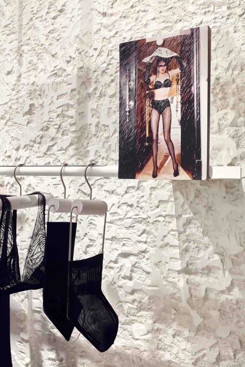 Nieuwe merkstrategie Wolford komt voor het eerst tot leven in Amsterdamse winkel