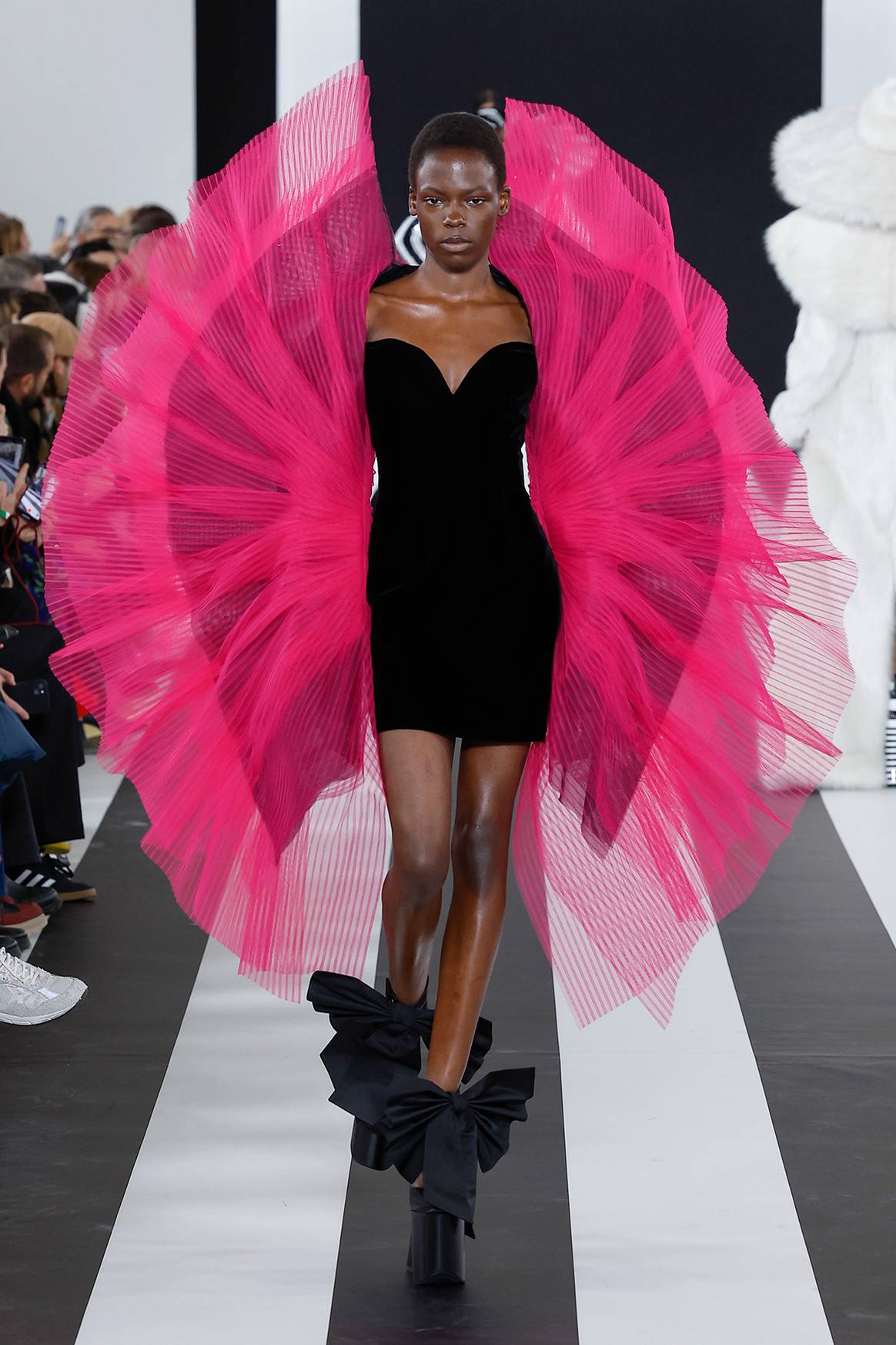 Photo Credits: Nina Ricci, colección Otoño/Invierno FW23. Desfile de la colección de debut de Harris Reed como director creativo de Nina Ricci, fotografía de cortesía.