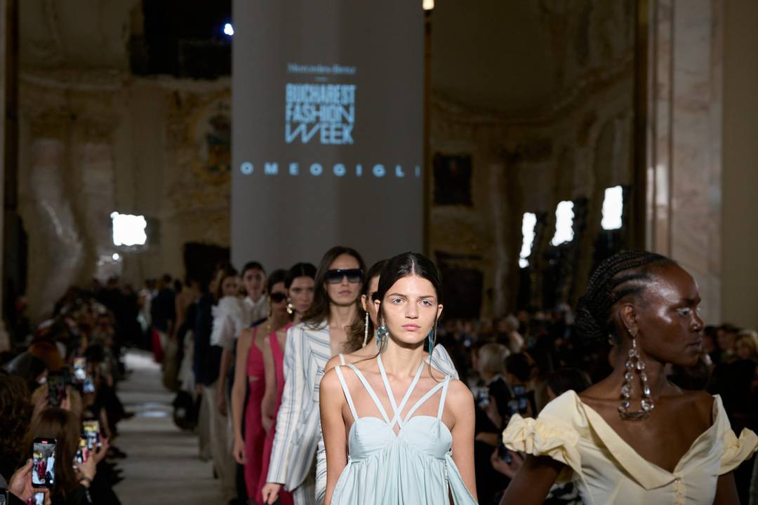 Romeo Gigli SS25 show at Bucharest Fashion Week.