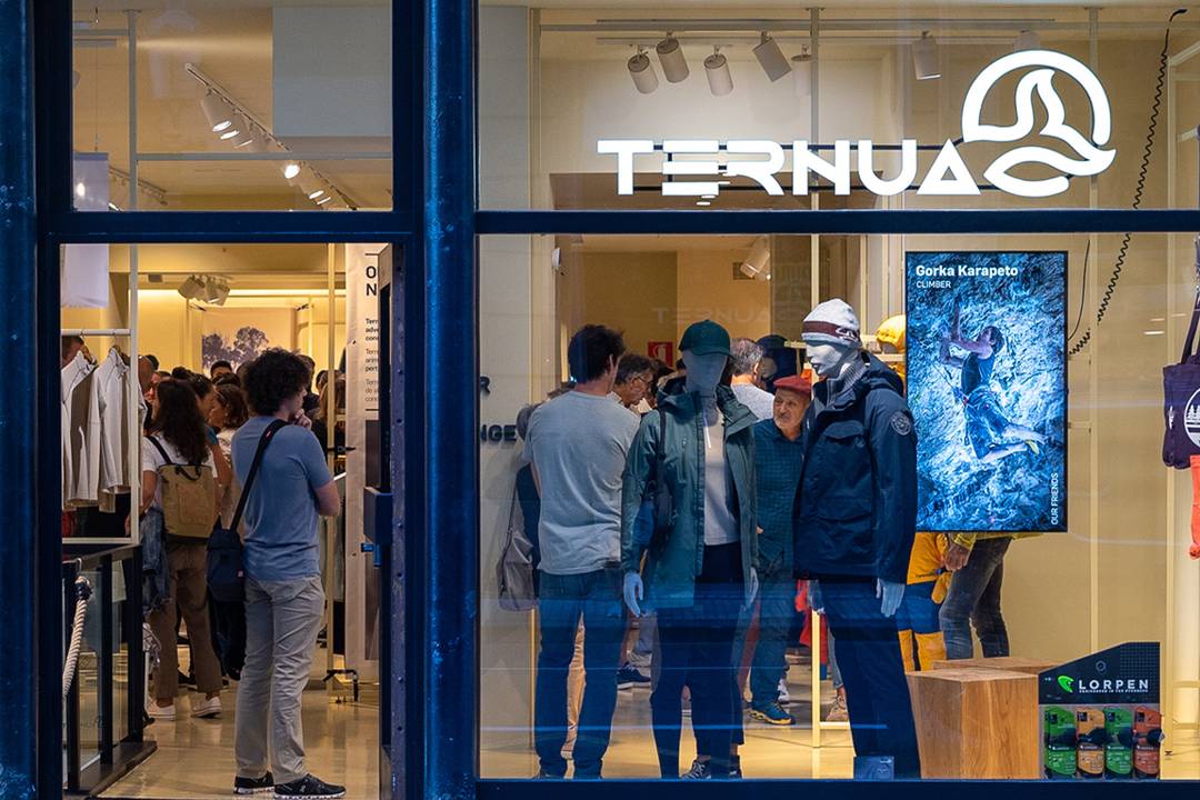Tienda de la marca Ternua en San Sebastián, Guipúzcoa (España).