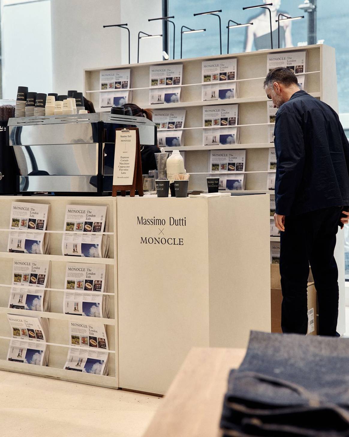 Pop-up Massimo Dutti x Monocle, en la tienda de Massimo Dutti de Oxford Street, Londres (Reino Unido).