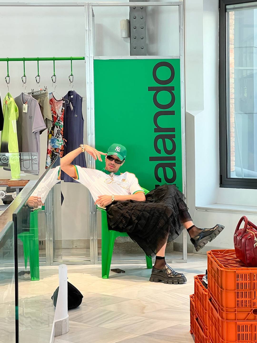 Spazio pop-up esperienziale “El Patio Zalando”, organizzato il 22 febbraio 2025 da Zalando a Madrid (Spagna).