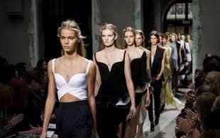 Balenciaga dénonce Nicolas Ghesquière pour "propos désobligeants"