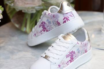 Bata Red Label ha lanciato la collezione Floral charm