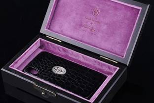 Валентин Юдашкин представил коллаборацию с Давидом Ройтман