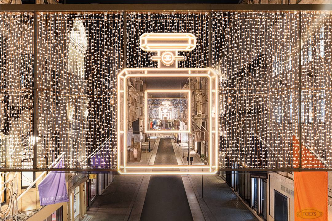 Chanel's No.5-inspired Christmas lights on New Bond Street, London