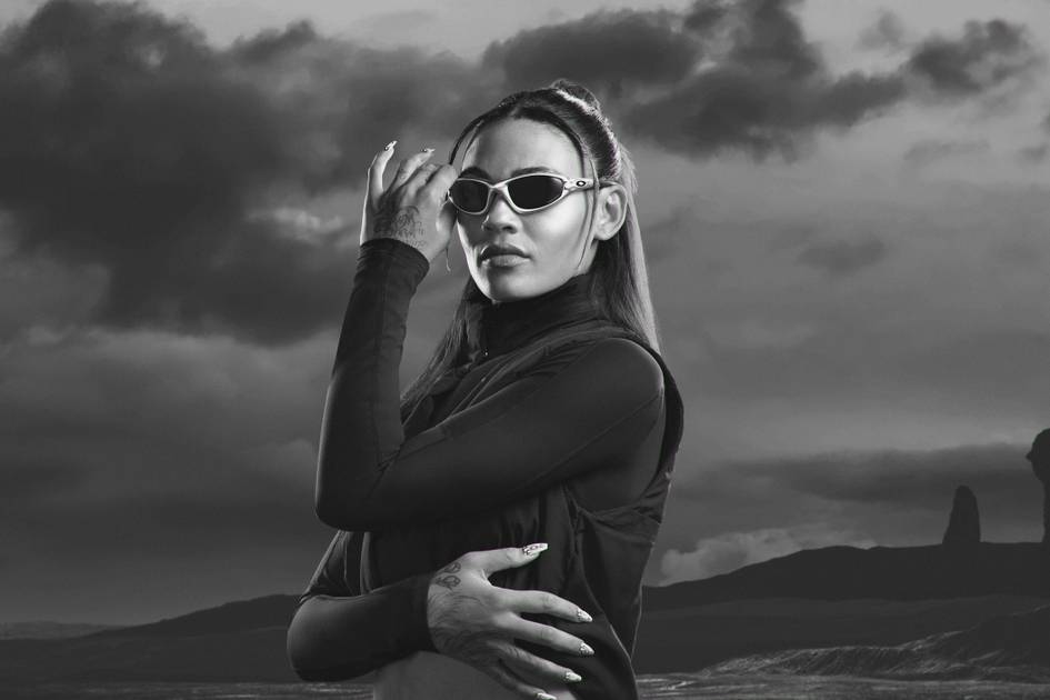 Oakley brings back the rebel spirit: The return of the MUZM Straight Jacket 99