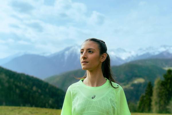 L'architettura della corsa: Asics lancia la NIMBUS™ 28 firmata da Nadia Battocletti