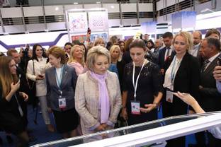 Бренд одежды Free Age победил в конкурсе Евразийского женского форума