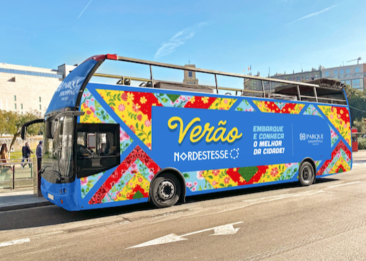 Ônibus disponibilizado pelo shopping aos turistas