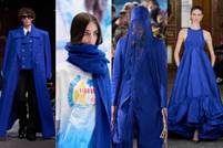 Gespot op de catwalk: Luminous Blue, de kleur van het jaar 2027 volgens WGSN en Coloro