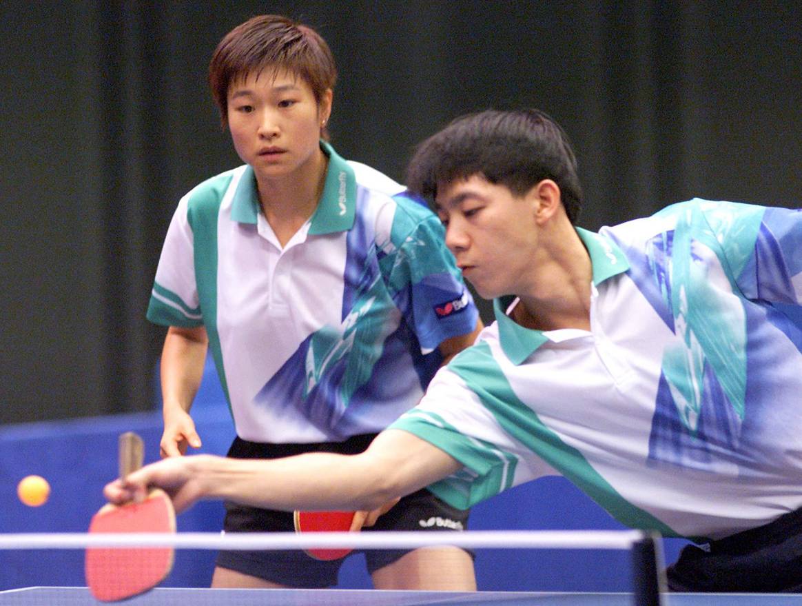Spieler:innen bei den asiatischen Tischtennismeisterschaften im Oktober 1998 in Osaka, Japan