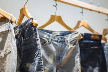 ¿El comienzo de la recuperación?: las ventas en moda ajustan su caída y retroceden “solo” un -15 por ciento