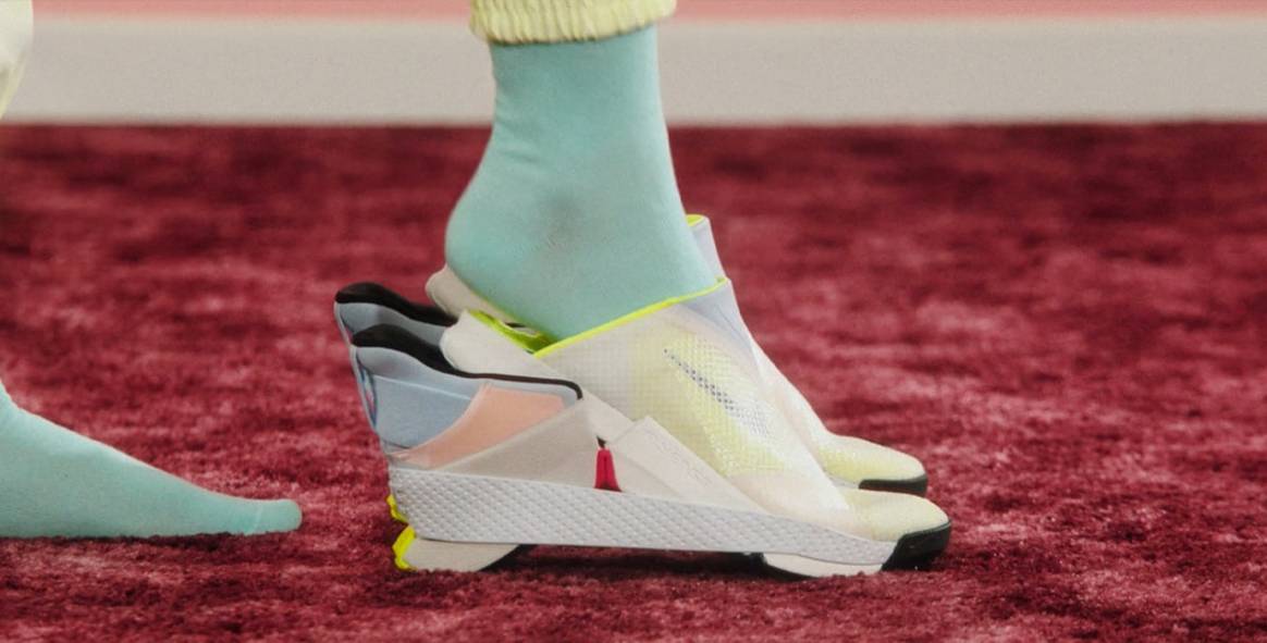 Nike presenta sus primeras zapatillas “manos libres”