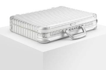 Rimowa ouvre son premier flagship à Paris