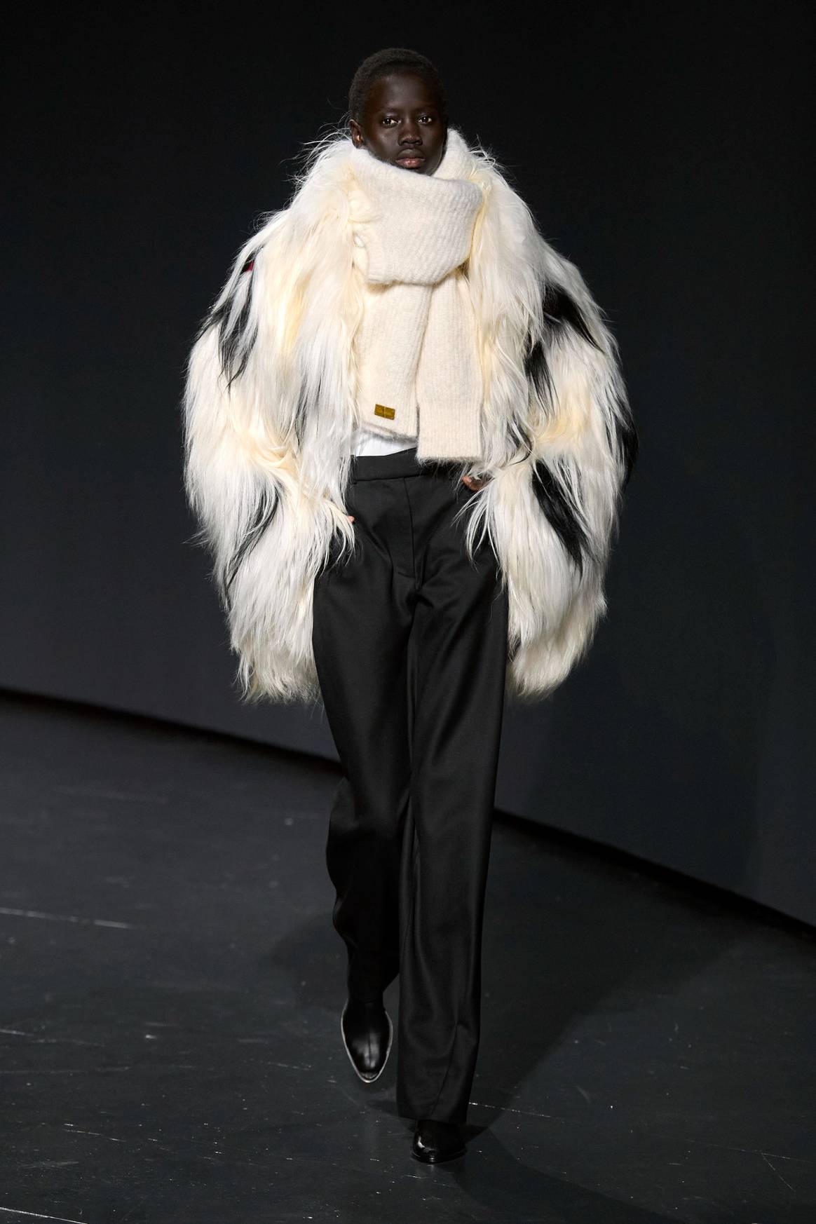 16 Arlington FW24/ Look 17