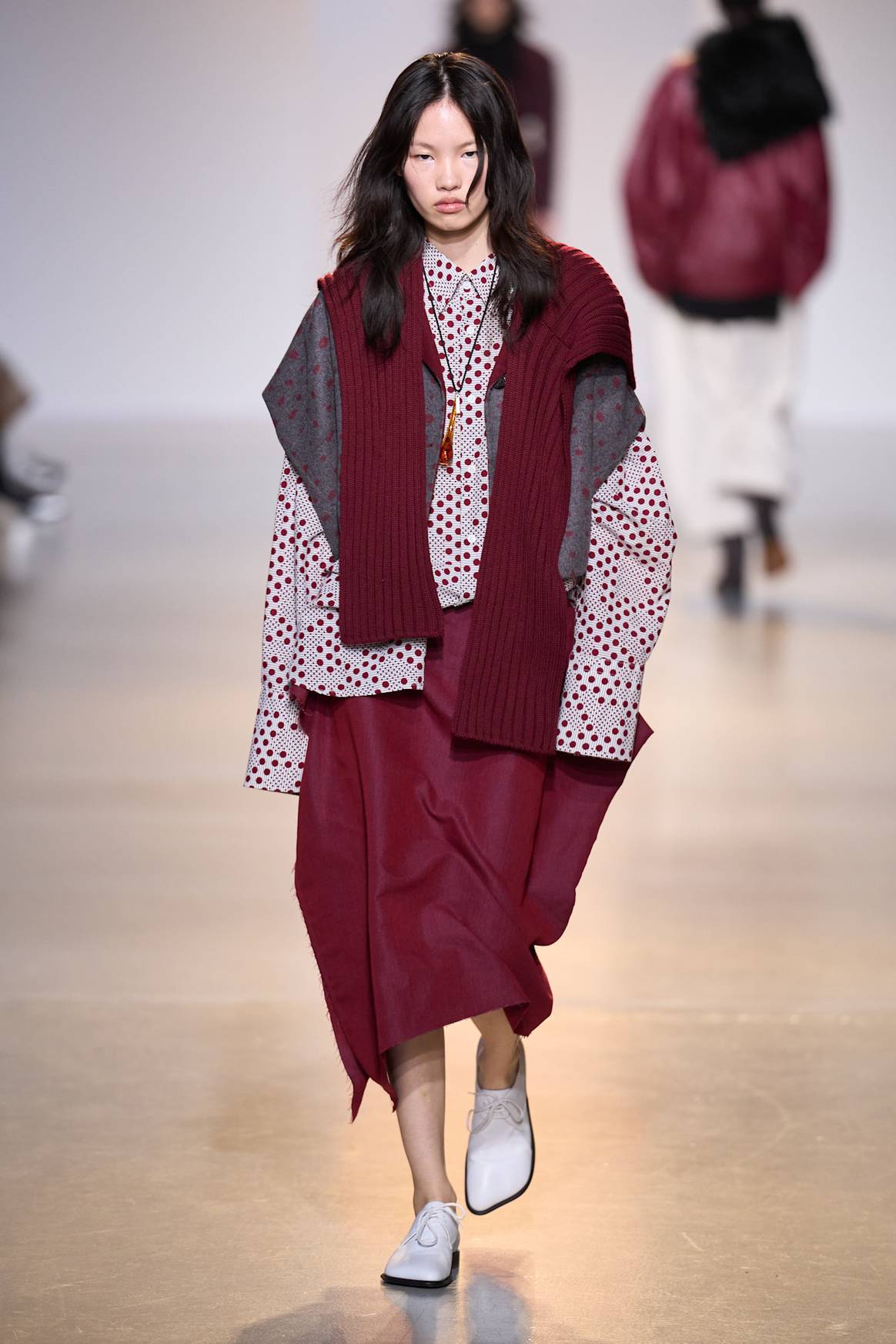 PFW FW26 color trends: Saturated shades of wine, purple, cobalt blue ...