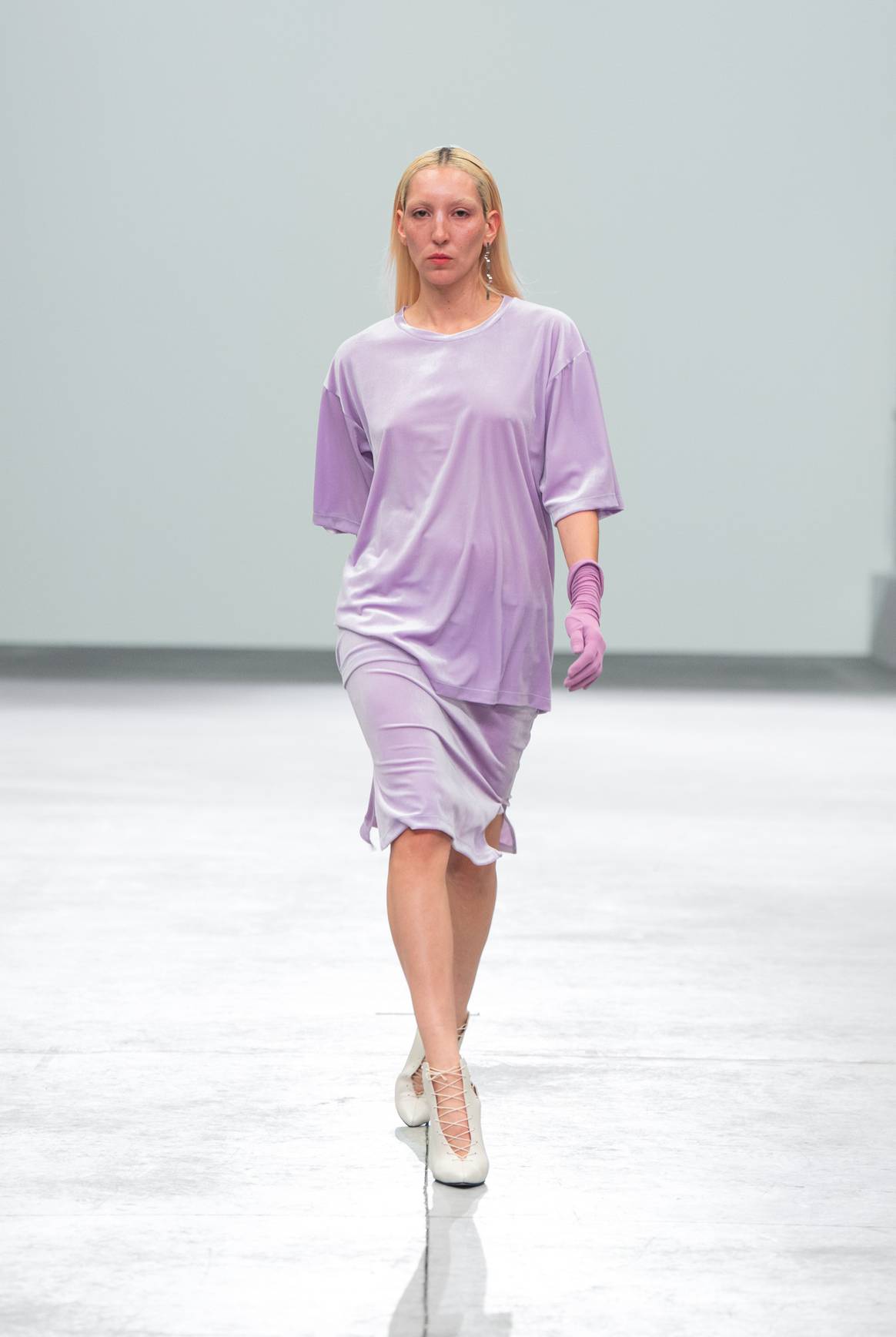 No solo los colores básicos se utlizaron para crear looks totales.