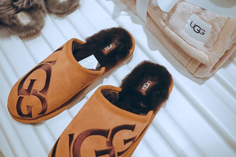 UGG