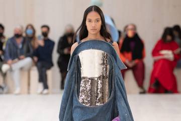 Video: Loewe SS22 collection