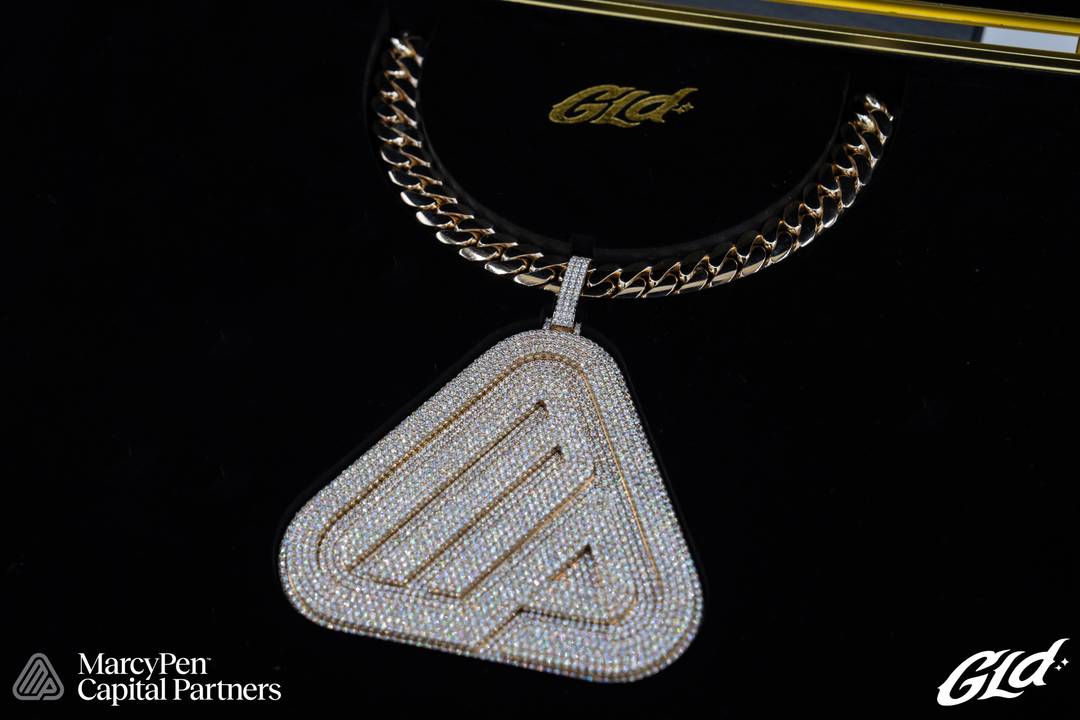 GLD pendant