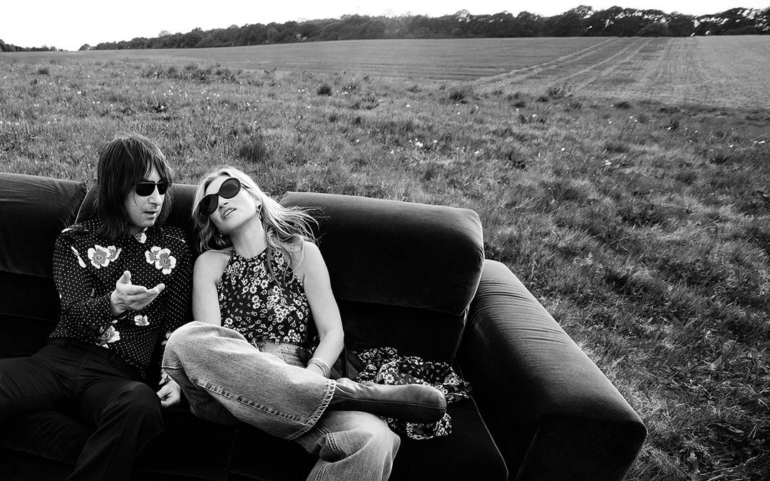Colección cápsula de Kate Moss y Bobby Gillespie para Zara, para la temporada Primavera/Verano 2025. Fotografía de campaña.