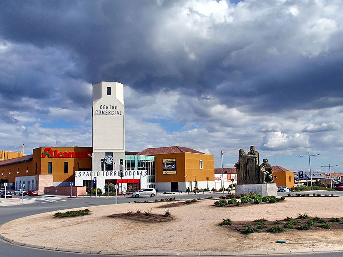 Photo Credits: Centro comercial Espacio Torrelodones, Madrid.