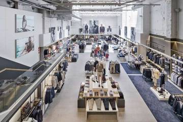 Mango abre nueva megastore en y alcanza las 27 tiendas en Barcelona