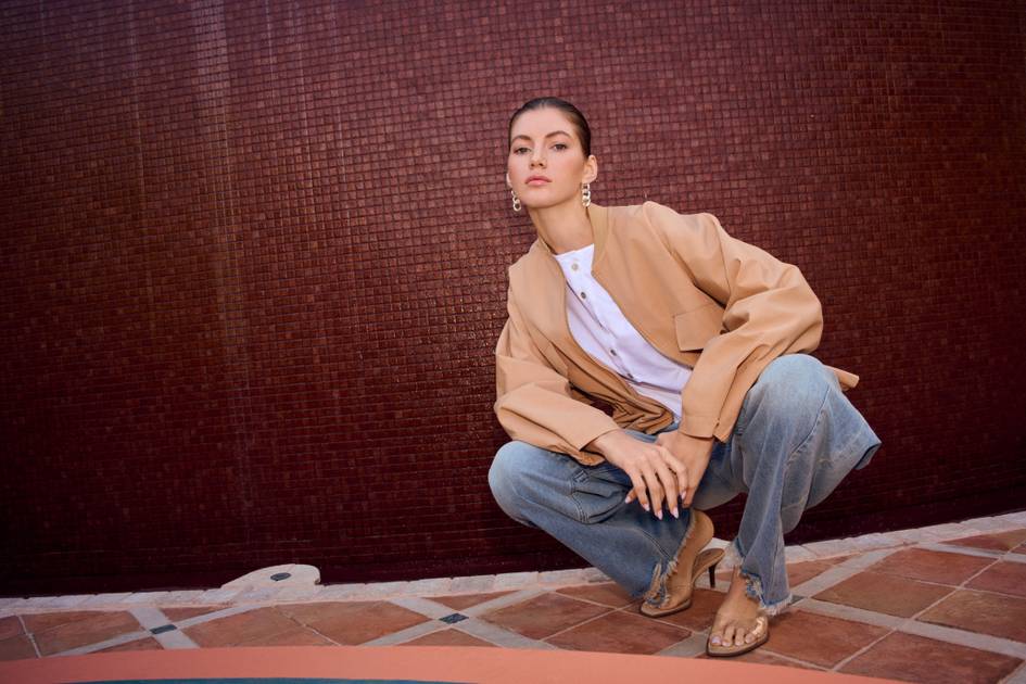 rich-royal-corporate-but-make-it-fashion