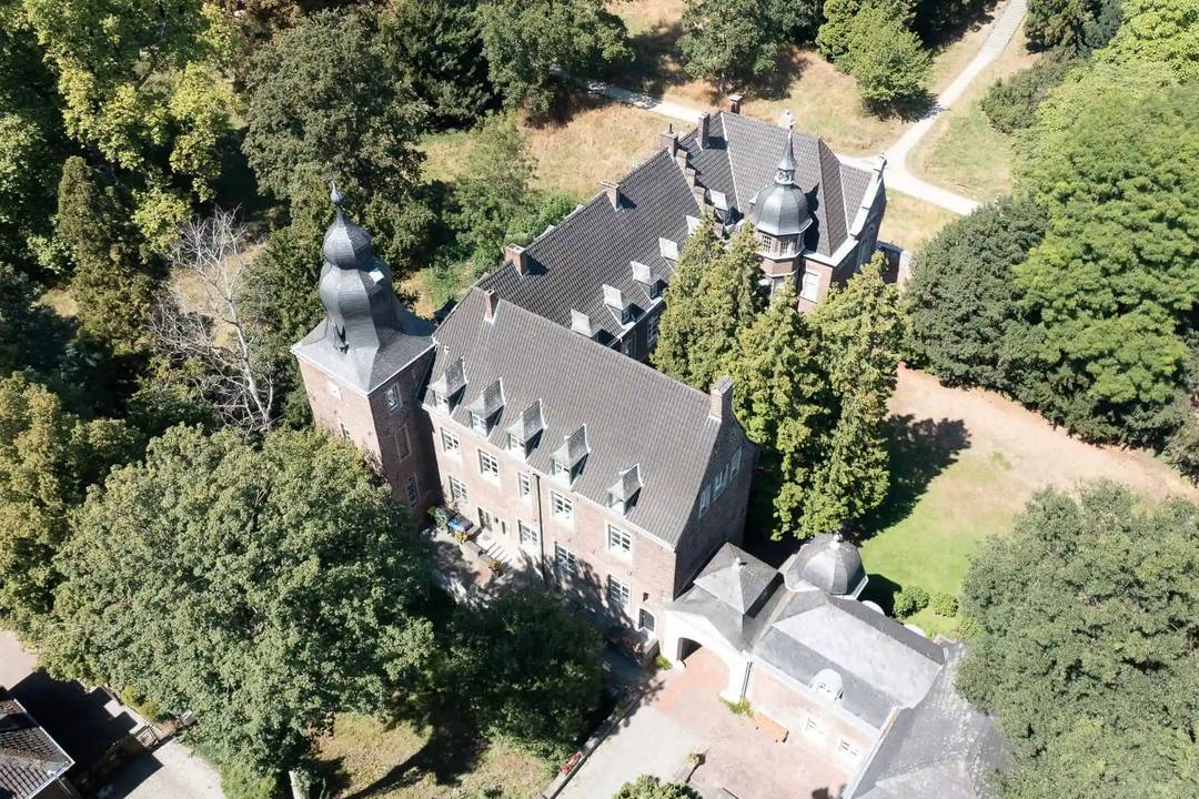 Schloss Elbroich in Düsseldorf: Headquarters The Platform Group AG