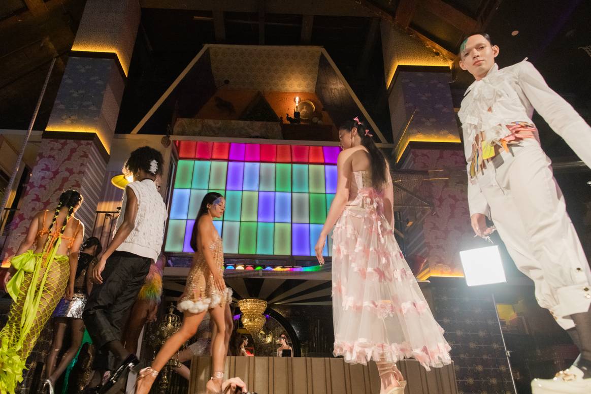 Saint Sinter SS/22 runway ph. Serichai Traipoom