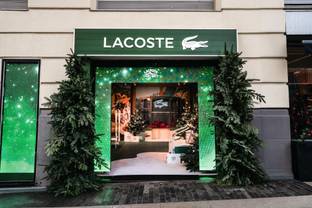 Lacoste recrea un refugio de montaña en el corazón de Madrid: un chalet efímero para vivir el après-ski 