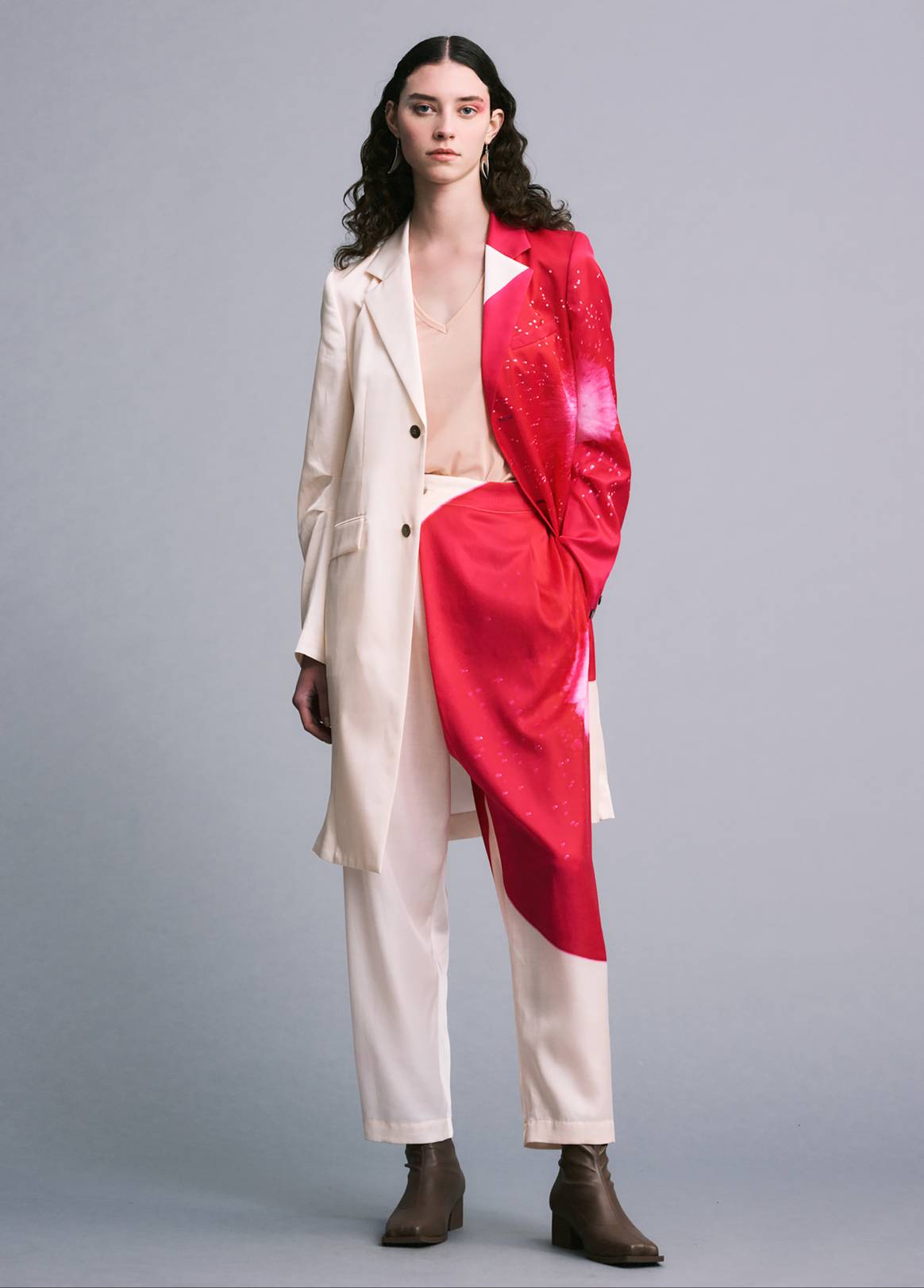 Imagen: Issey Miyake FW22 via Catwalkpictures.com