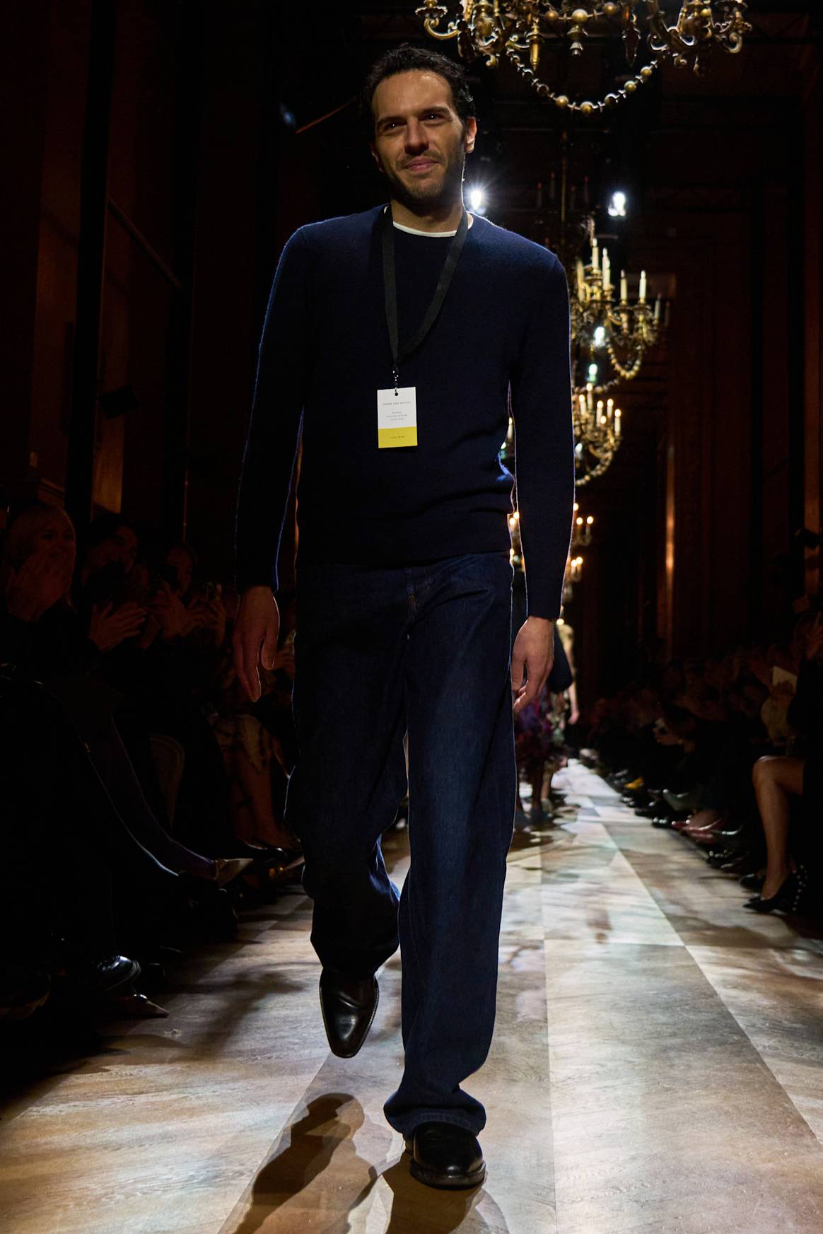 Julian Klausner hace su primera reverencia como director creativo de Dries van Noten.