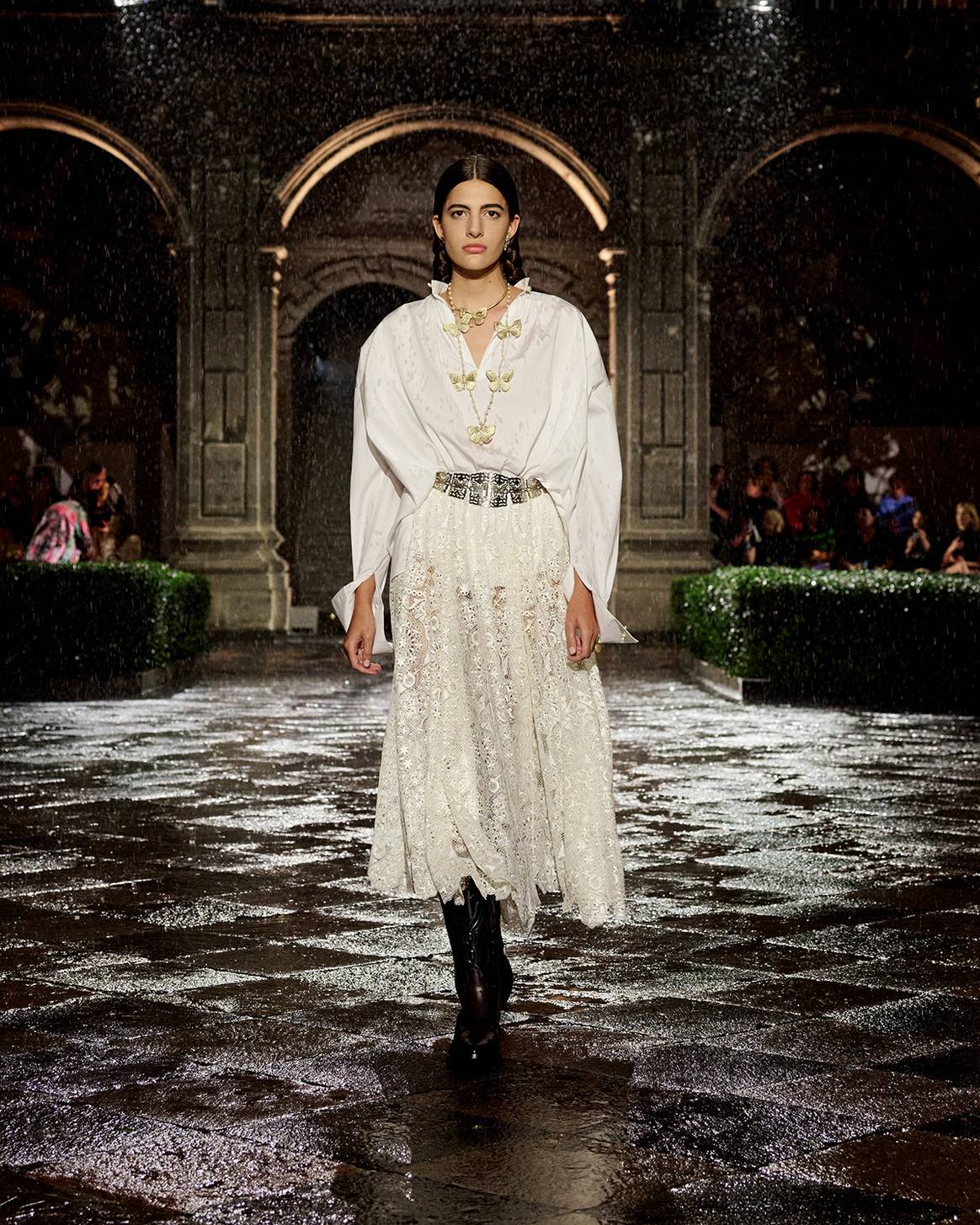 Photo Credits: Dior, desfile de presentación de la colección Crucero 2024 desde el Antiguo Colegio de San Ildefonso de Ciudad de México. Dior, fotografía de cortesía.