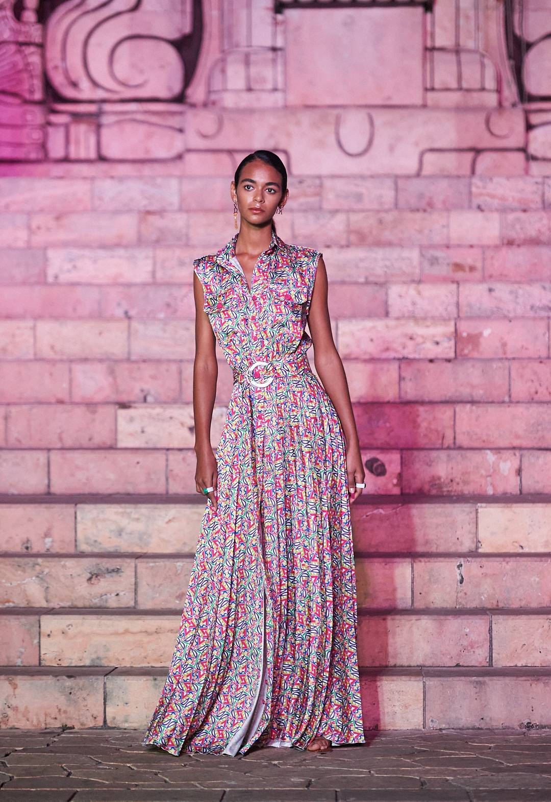 Vestido largo multicolor.