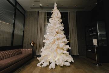 Daniel w. Fletcher designs The Londoner Christmas tree