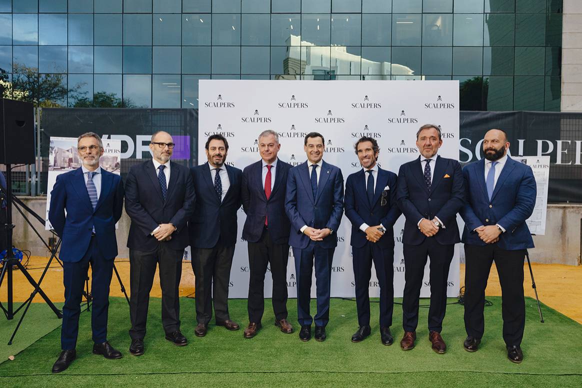 Ceremonia de colocación de la primera piedra de la nueva sede central de Scalpers en Sevilla.