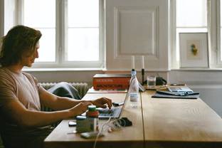 Onderzoek: Het aantal thuiswerkuren is verdubbeld vergeleken met situatie voor coronapandemie