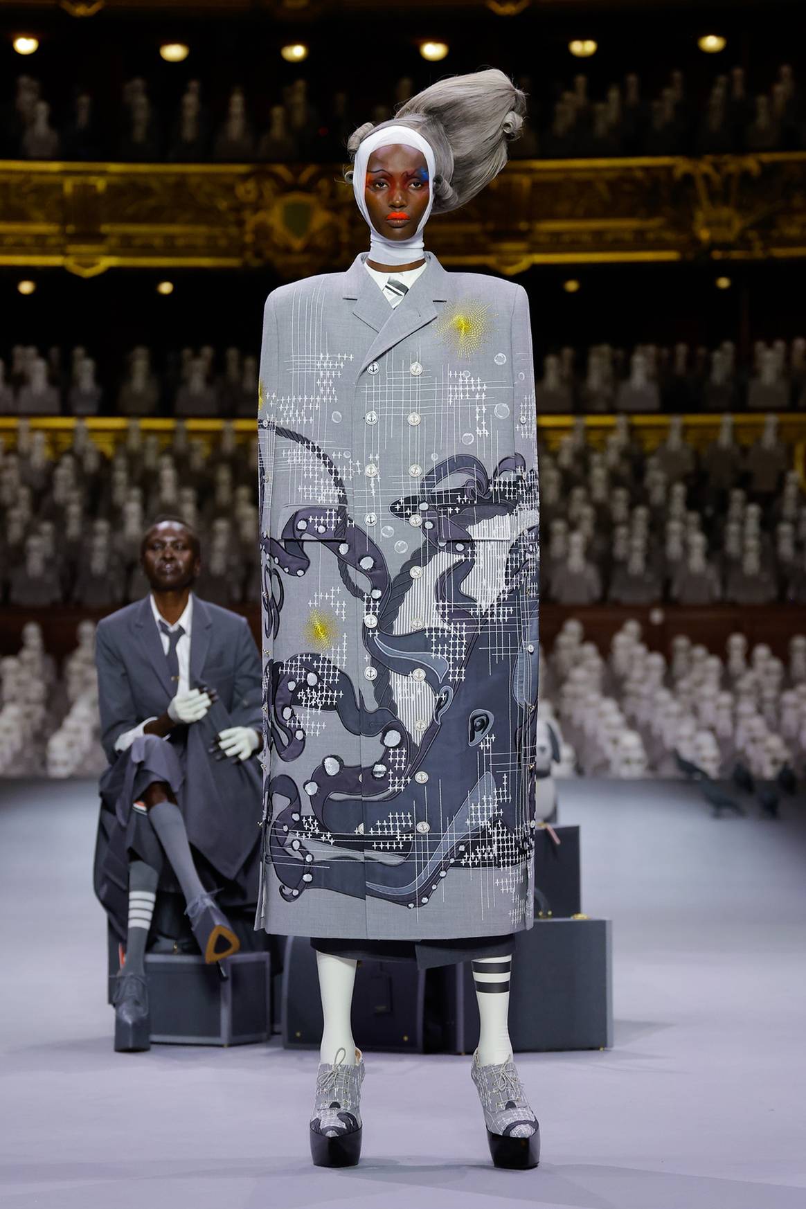 Créditos: Thom Browne, primera colección de Alta Costura, para la temporada Otoño/Invierno FW23. Fotografía de cortesía.