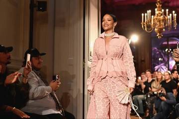 ‘Rihanna stapt op als CEO van lingeriemerk Savage x Fenty’